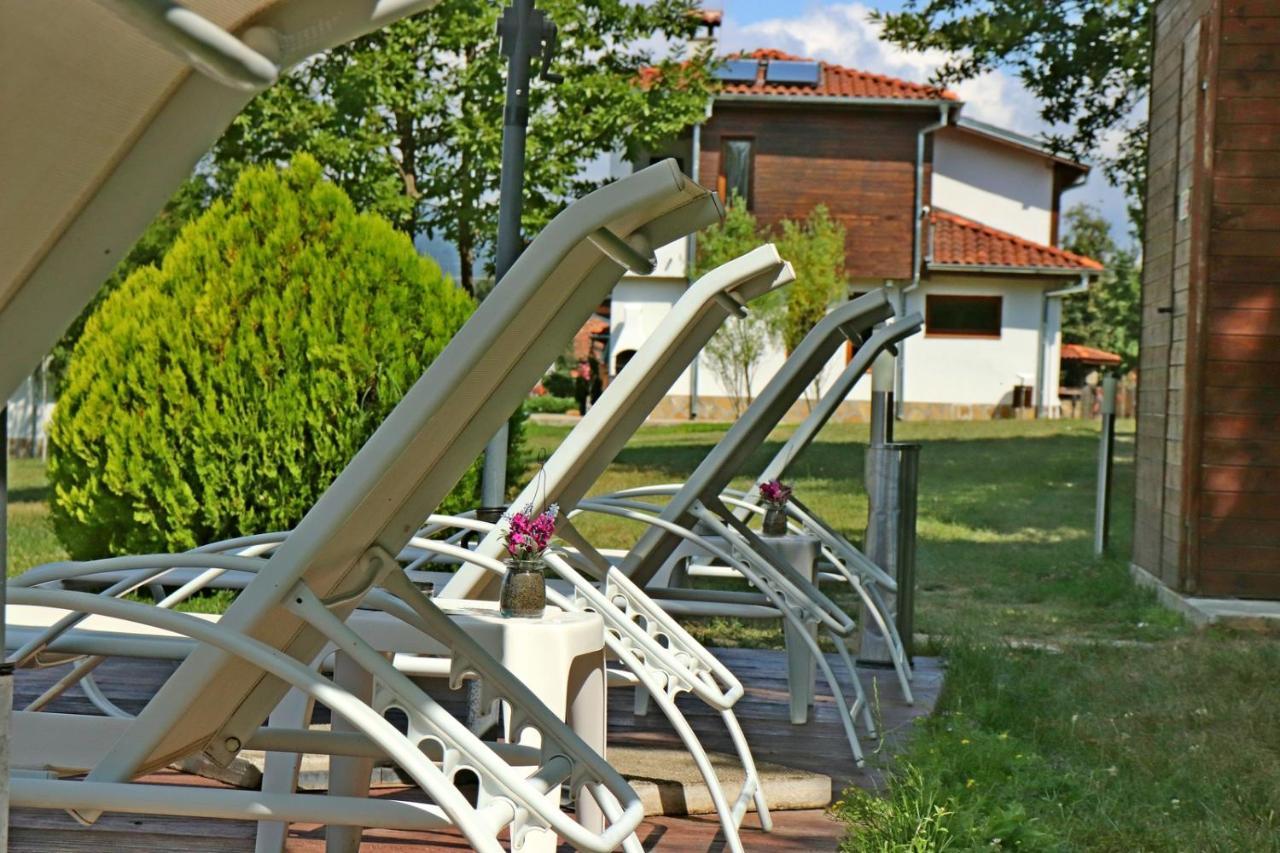Sinjirite Complex Hotel Elena Exterior foto