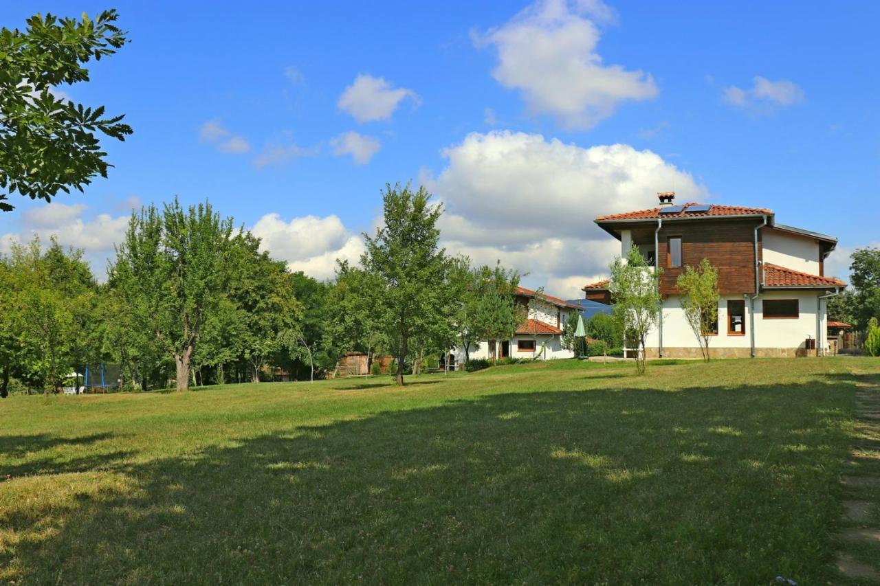 Sinjirite Complex Hotel Elena Exterior foto